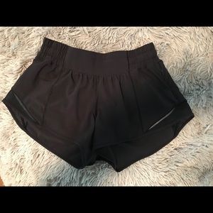 Lululemon Hotty Hot Shorts 2.5”